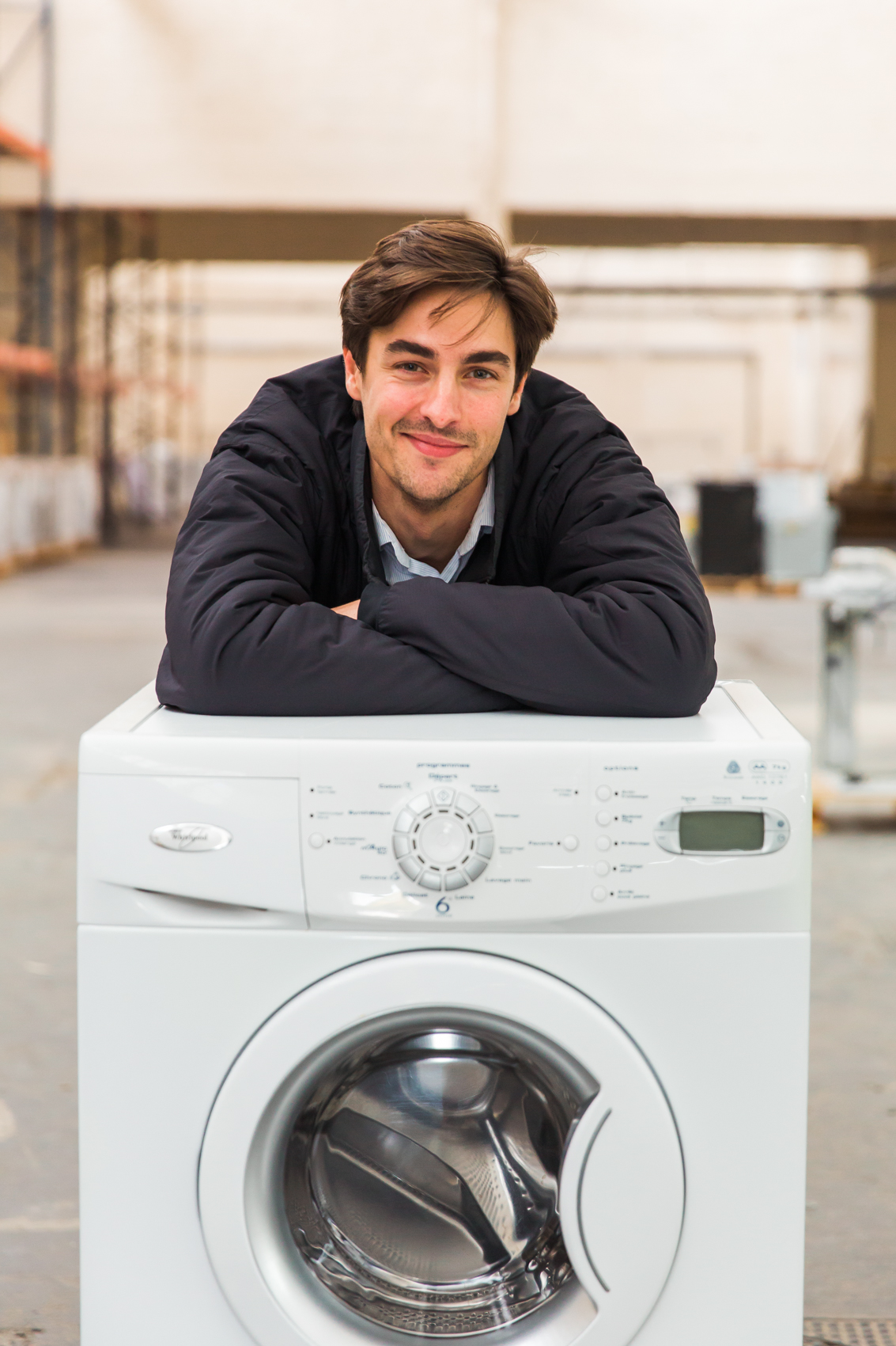 Machine à laver qui fuit : causes et solutions pour la réparer