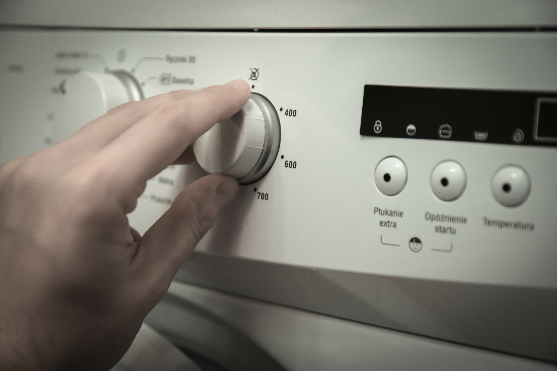 Pourquoi ma machine à laver fait du bruit ? - Adepem